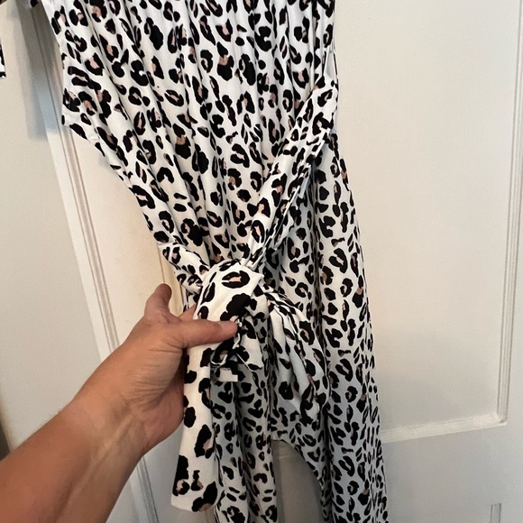 One shoulder pant suit - Picture 3 of 4